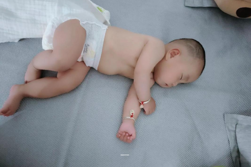 黔西宝宝高烧怎么处理
